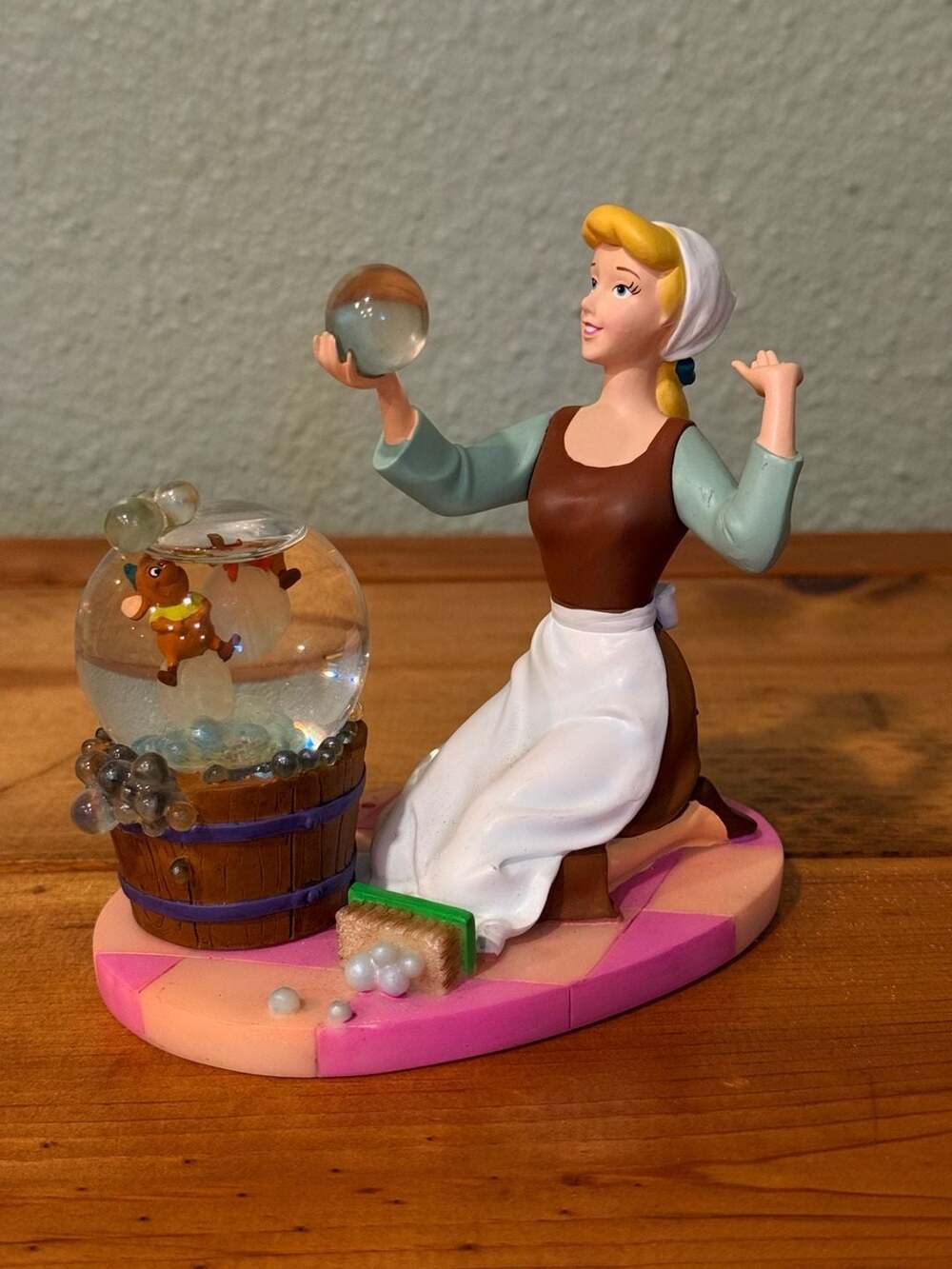 Disney Cinderella Cleaning Bubbles Gus and Jack Snowglobe Figurine